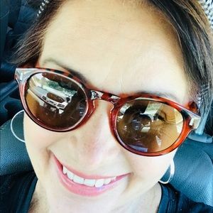 Meet your Posher, Brenda